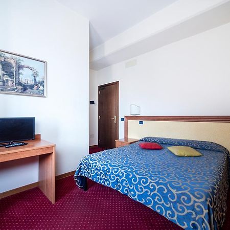 Hotel Italia & Lombardi Montefiascone Exterior photo