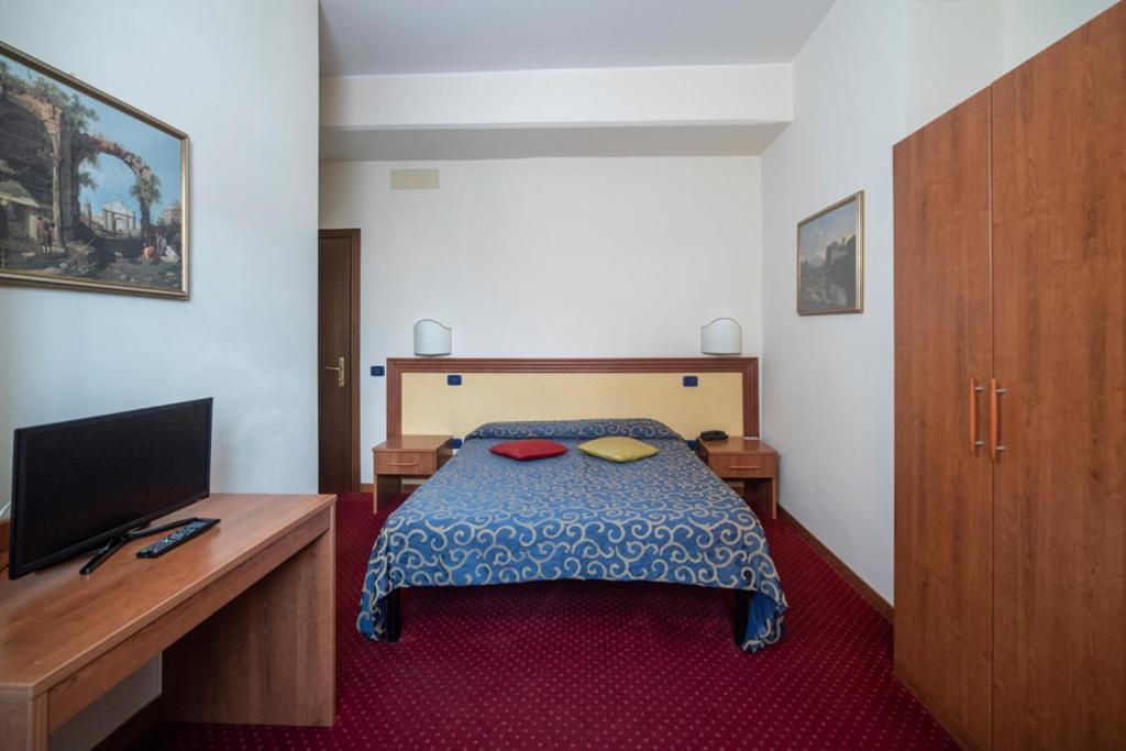 Hotel Italia & Lombardi Montefiascone Exterior photo