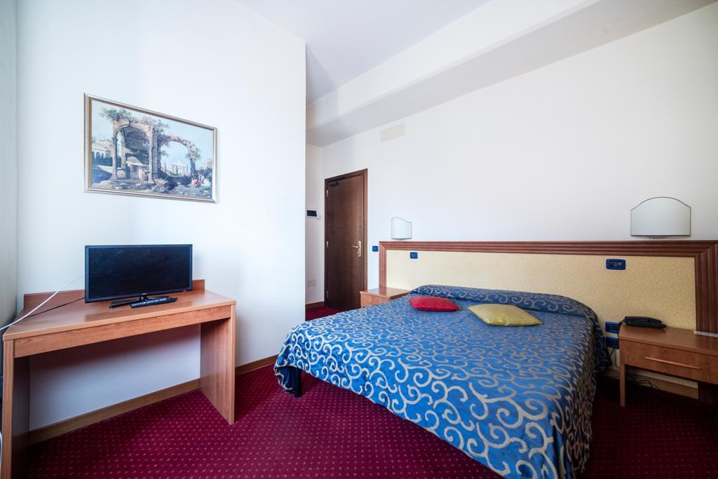 Hotel Italia & Lombardi Montefiascone Exterior photo