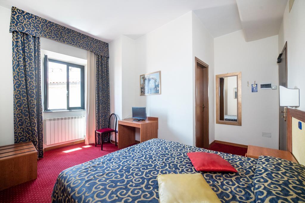 Hotel Italia & Lombardi Montefiascone Exterior photo