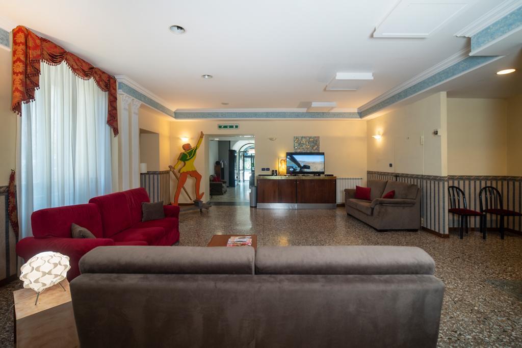 Hotel Italia & Lombardi Montefiascone Exterior photo
