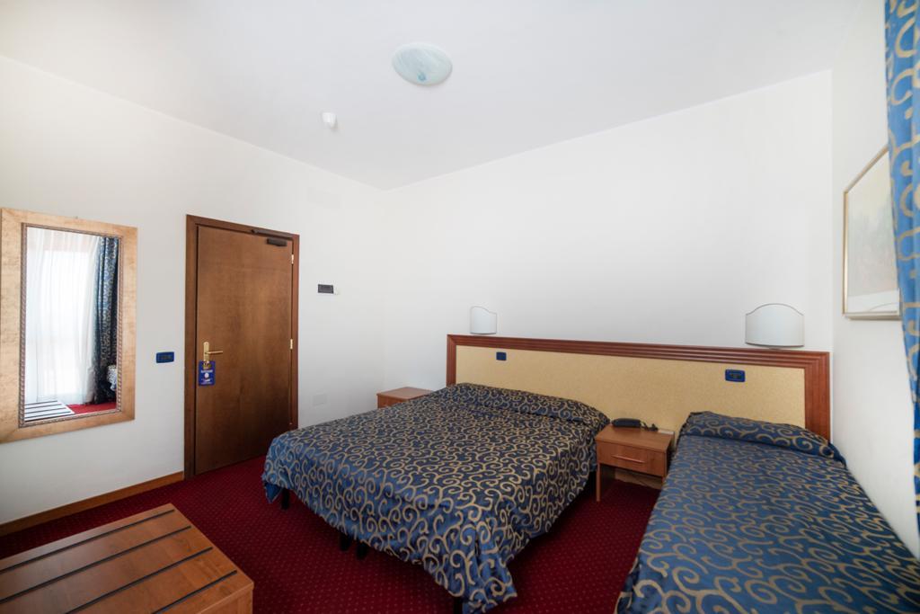 Hotel Italia & Lombardi Montefiascone Exterior photo